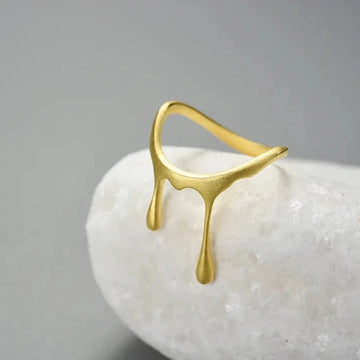 Honey Fluid Dating Ring